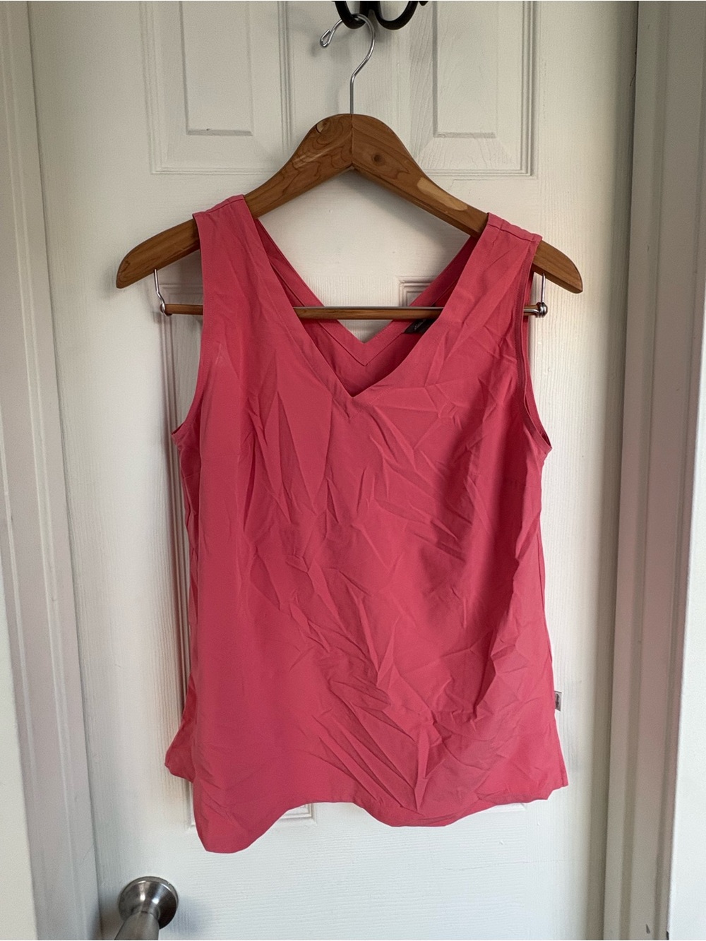 Eddie Bauer Sleeveless V-Neck Tank Top in Coral Pink